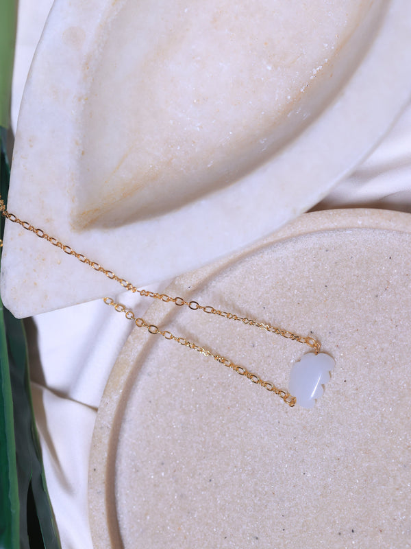 Moonstone pendant cloud in 18ct gold plated on Brass and sterling silver .this crystal stone helps in good sleep and curing depression