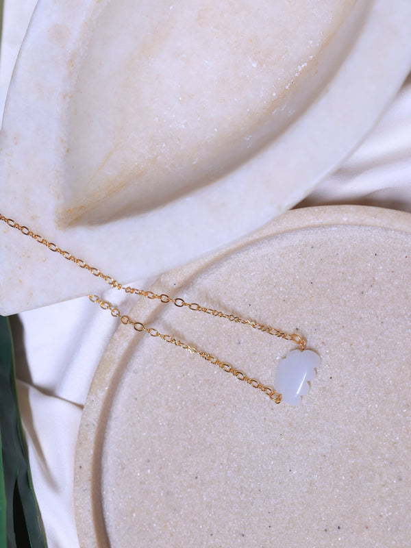 Moonstone pendant cloud in 18ct gold plated on Brass and sterling silver .this crystal stone helps in good sleep and curing depression