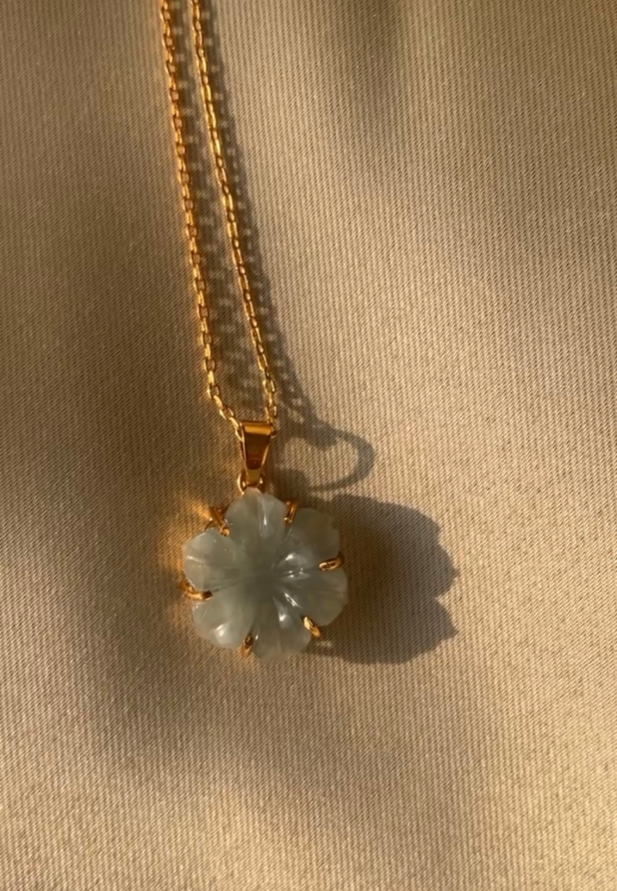 Aquamarine flower necklace