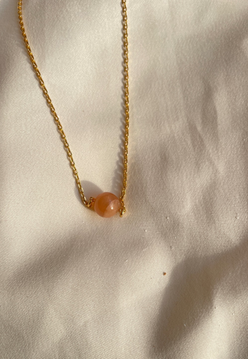 Carnelian stone pendant | stone of confidence 