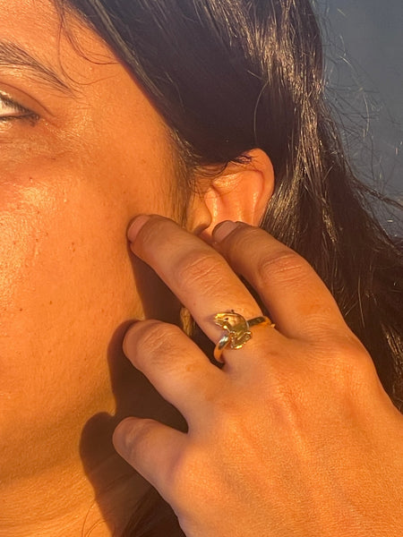 Crescent lemon quartz ring