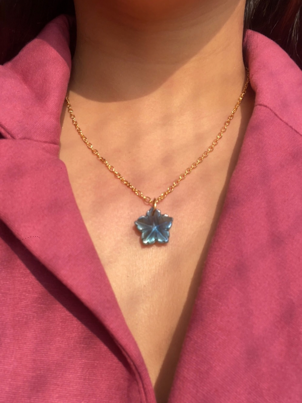 Flower -Labradorite Pendant