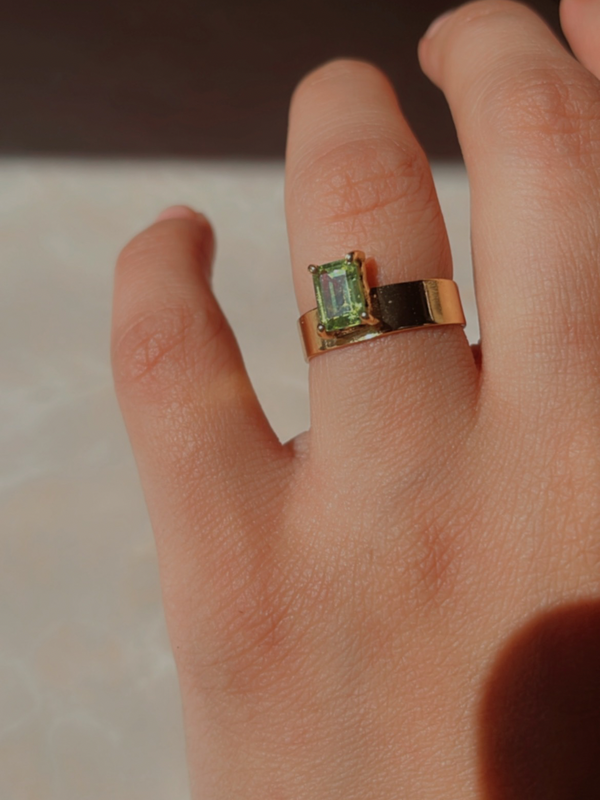 Peridot stone  ring