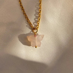 rose quartz stone pendant in 18ct gold for every women healing emotionally
